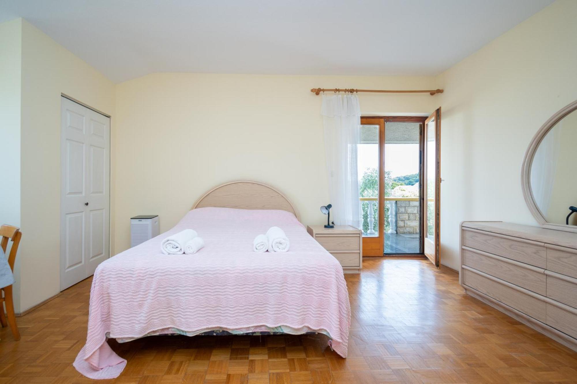 Apartments And Rooms By The Sea Mrljane, Pasman - 327 Nevidane Room photo